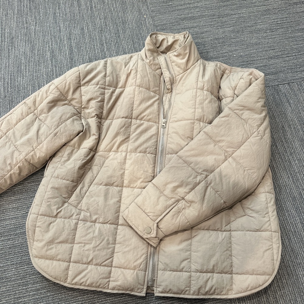 Amazon Women's Puffer Jacket - Cream